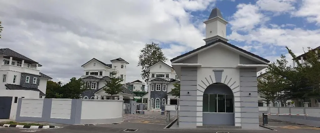 Turf Resort Penang - 6 Bedrooms Bungalow George Town 0*,