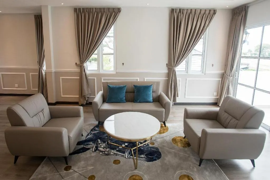 Turf Resort Penang - 6 Bedrooms Bungalow George Town Villa